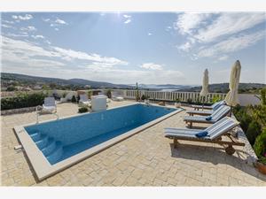 Accommodatie met zwembad Split en Trogir Riviera,Reserveren  Siniša Vanaf 142 €