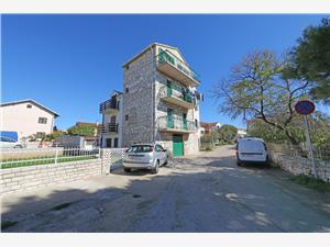Apartments Anita Srima (Vodice), Stone house, Size 55.00 m2, Airline distance to the sea 70 m