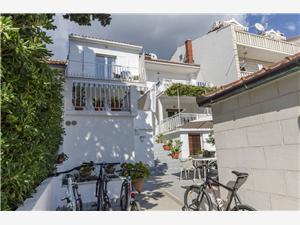 Apartment Radojka Bol - island Brac, Size 15.00 m2, Airline distance to town centre 300 m