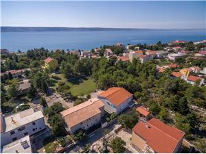 Апартаменты и Kомнаты Dragica Starigrad Paklenica, квадратура 12,00 m2, Воздуха удалённость от моря 200 m, Воздух расстояние до центра города 700 m