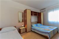 Room S10, for 3 persons