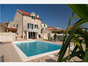 Vila Romantic Grohote, Kamenný dom, Rozloha 90,00 m2, Ubytovanie s bazénom