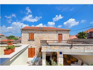 Huis Marija Blauw Istrië, Stenen huize, Kwadratuur 120,00 m2, Lucht afstand naar het centrum 200 m