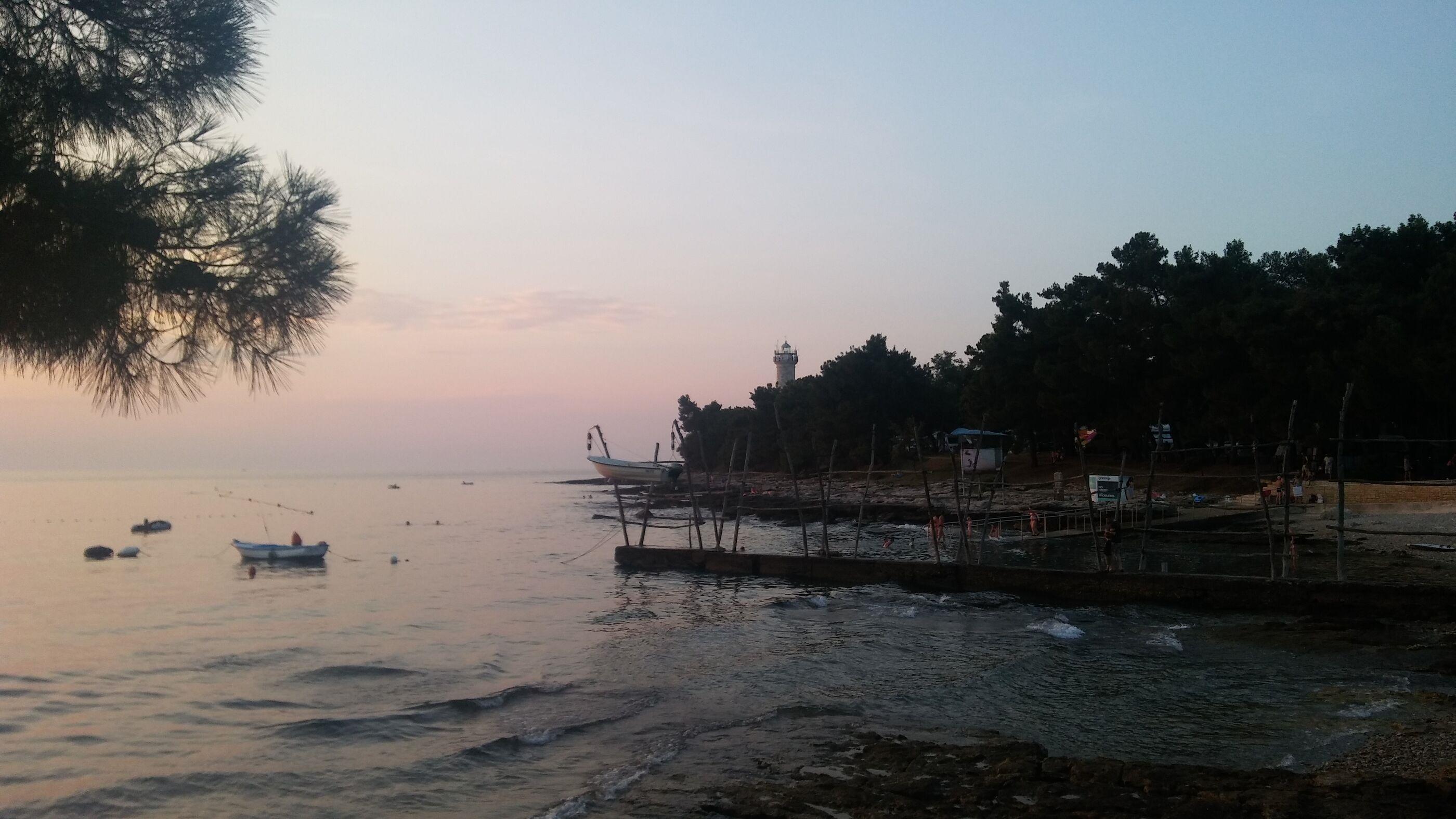 https://img.adriagate.com/cdn/photos/2437185-15/Moj-Mir-(Savudrija)-Umag_0_550.jpg