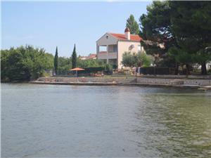 Apartmán Fotinia Sukosan (Zadar), Prostor 50,00 m2, Vzdušní vzdálenost od moře 5 m, Vzdušní vzdálenost od centra místa 400 m