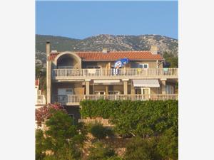 Apartments Prizna Prizna, Size 45.00 m2, Airline distance to the sea 20 m, Airline distance to town centre 600 m