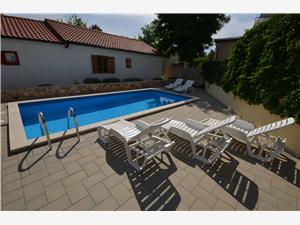 Appartements Radovic Biljana Vir - île de Vir, Superficie 50,00 m2, Hébergement avec piscine