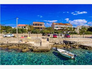 Beachfront accommodation North Dalmatian islands,Book  Ivan From 18 €