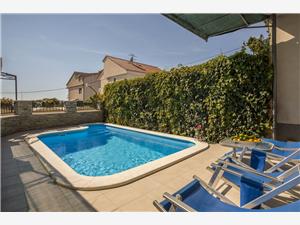 Accommodatie met zwembad Split en Trogir Riviera,Reserveren  Igor Vanaf 245 €
