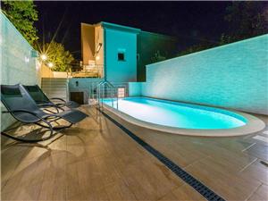 Appartamenti Alin Dramalj (Crikvenica), Dimensioni 28,00 m2, Alloggi con piscina