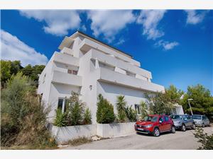 Apartments Daniela Pasadur - island Lastovo, Size 30.00 m2, Airline distance to the sea 50 m, Airline distance to town centre 50 m