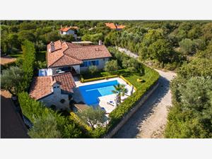 Villa Korina Malinska - eiland Krk, Stenen huize, Kwadratuur 146,00 m2, Accommodatie met zwembad