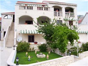 Appartement Midden Dalmatische eilanden,Reserveren  Fani Vanaf 72 €