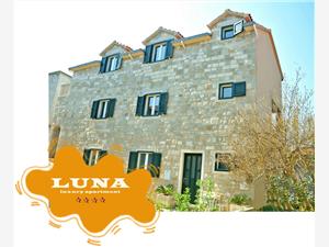Appartamento Luna Postira - isola di Brac, Dimensioni 140,00 m2, Distanza aerea dal mare 50 m, Distanza aerea dal centro città 100 m