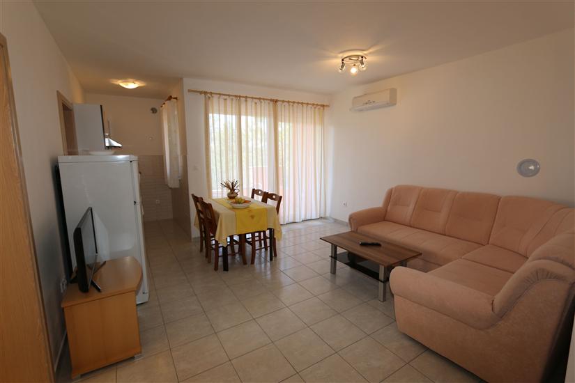 Apartment A4, for 6 persons