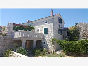 Dom Sandra Ugrinic, Kamienny domek, Powierzchnia 80,00 m2, Odległość do morze mierzona drogą powietrzną wynosi 100 m