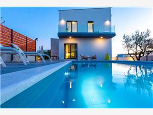 Villa Olea Sukosan (Zadar), Superficie 190,00 m2, Hébergement avec piscine, Distance (vol d'oiseau) jusque la mer 70 m