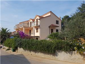 Apartmá Středodalmatské ostrovy,Rezervuj  Andrej Od 3090 kč