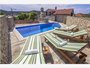 Privat boende med pool Šibeniks Riviera,Boka  Burica Från 4283 SEK