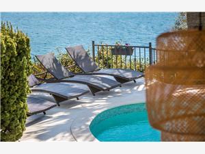 Beachfront accommodation Split and Trogir riviera,Book  Andi From 589 €