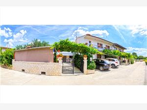 Dovolenkové domy Modrá Istria,Rezervujte  Bruno Od 78 €