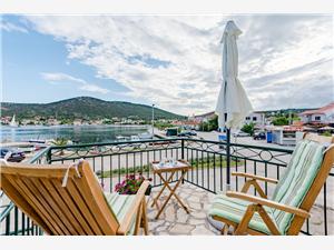 Appartement Split en Trogir Riviera,Reserveren  Lala Vanaf 82 €