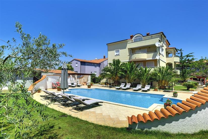 Apartmaji Villa Delia