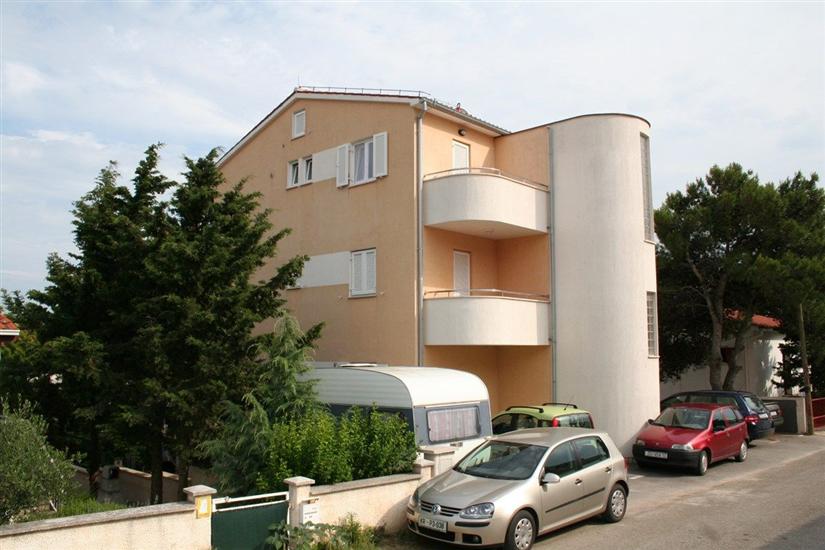 Apartment Mirna