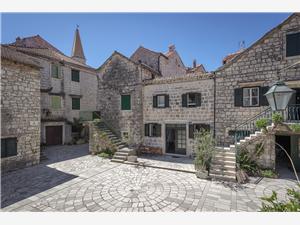 House Heritage Stari Grad - island Hvar, Stone house, Size 100.00 m2, Airline distance to town centre 10 m