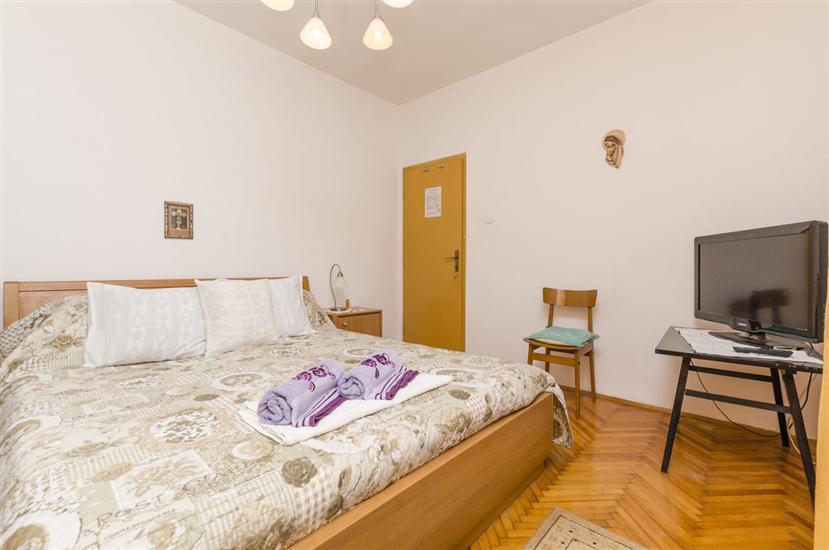 Room S2, for 2 persons