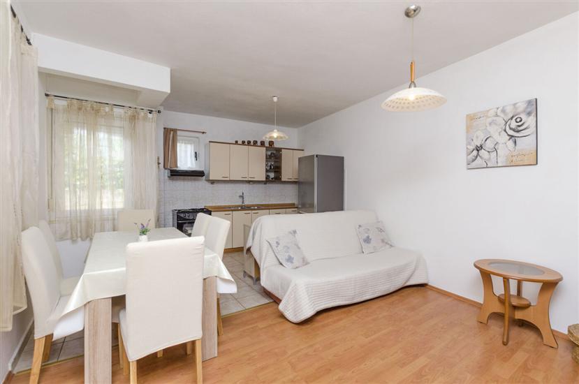 Apartments Dasa 41342 Primosten, Sibenik