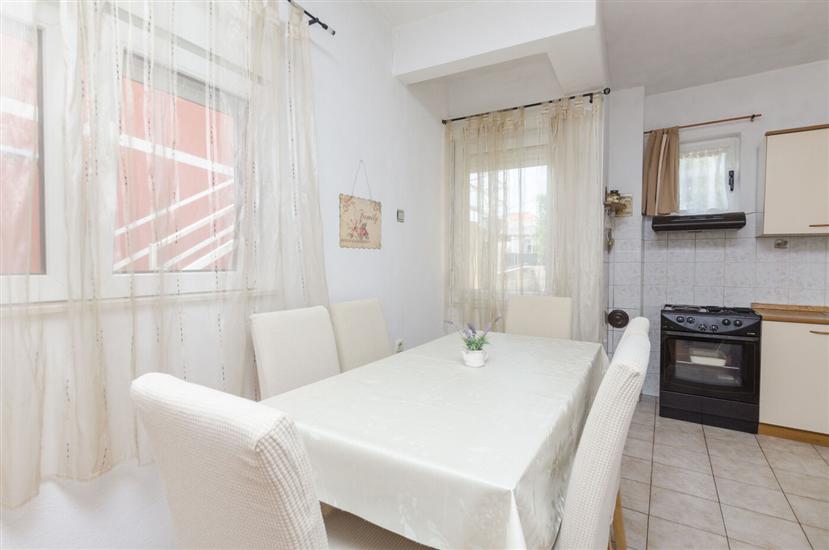 Apartments Dasa 41342 Primosten, Sibenik