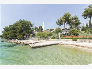 Location en bord de mer Riviera de Šibenik,Réservez  shadow De 100 €