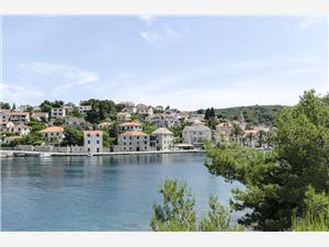 Apartmaji Marinko Splitska - otok Brac, Kvadratura 70,00 m2, Oddaljenost od morja 70 m, Oddaljenost od centra 50 m