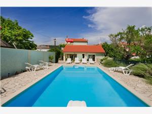 Privat boende med pool Kvarneröarna,Boka  Jasna Från 1932 SEK
