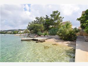 Beachfront accommodation North Dalmatian islands,Book  A-Z From 85 €