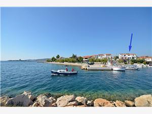 Ferienwohnungen Nada SeaView Šibenik Riviera, Größe 55,00 m2, Luftlinie bis zum Meer 20 m, Entfernung vom Ortszentrum (Luftlinie) 800 m