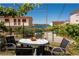 Appartement Split en Trogir Riviera,Reserveren  Pero Vanaf 78 €