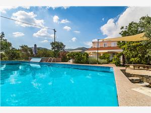 Hébergement avec piscine Split et la riviera de Trogir,Réservez  Maria De 357 €