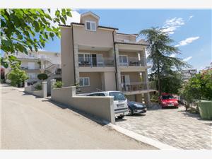 Apartmani Sanja Primošten, Kvadratura 30,00 m2, Zračna udaljenost od mora 150 m, Zračna udaljenost od centra mjesta 100 m