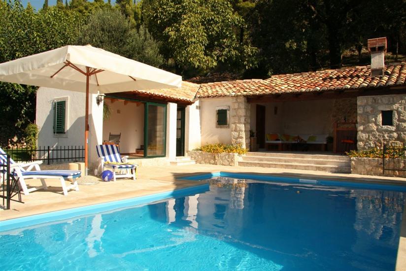 Villa Kameni Dvori Lovorno