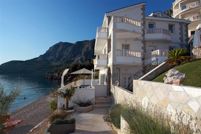 Villa More