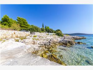 Beachfront accommodation Split and Trogir riviera,Book  Quiet From 90 €