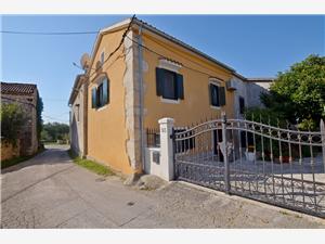 House Zora Casa Rakalj, Size 67.00 m2, Airline distance to town centre 200 m