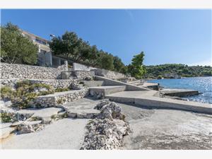 Apartments Dragica Okrug Donji (Ciovo), Size 80.00 m2, Airline distance to the sea 10 m