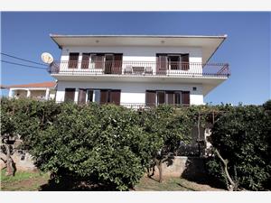 Appartement Split en Trogir Riviera,Reserveren  Marija Vanaf 185 €