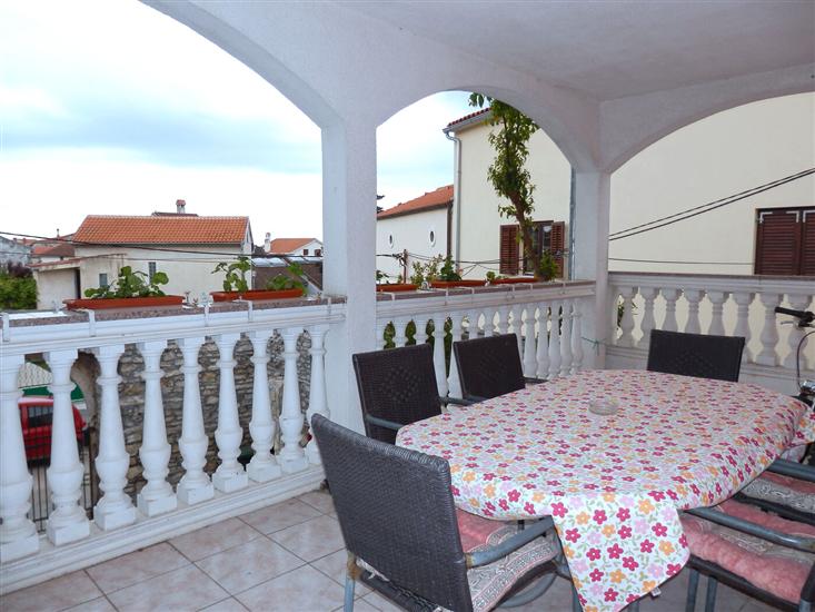 Apartment A1, for 5 persons