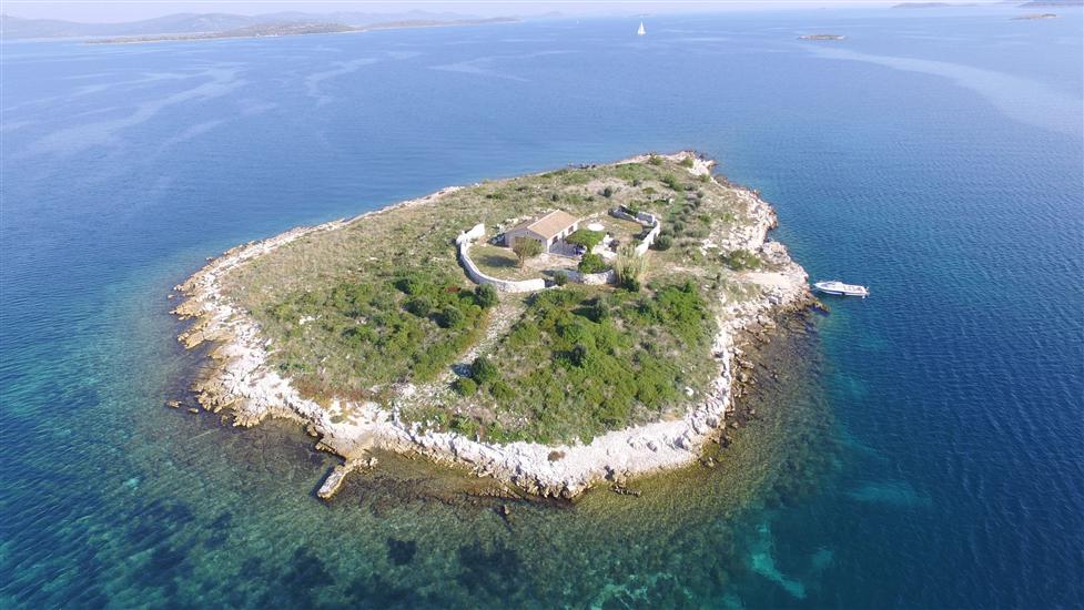 Dom Island just for You- Ravna Sika