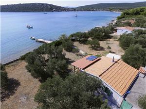 House Bellatrix North Dalmatian islands, Remote cottage, Size 50.00 m2, Airline distance to the sea 20 m