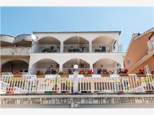 Appartement Makarska Riviera,Reserveren  Robert Vanaf 66 €